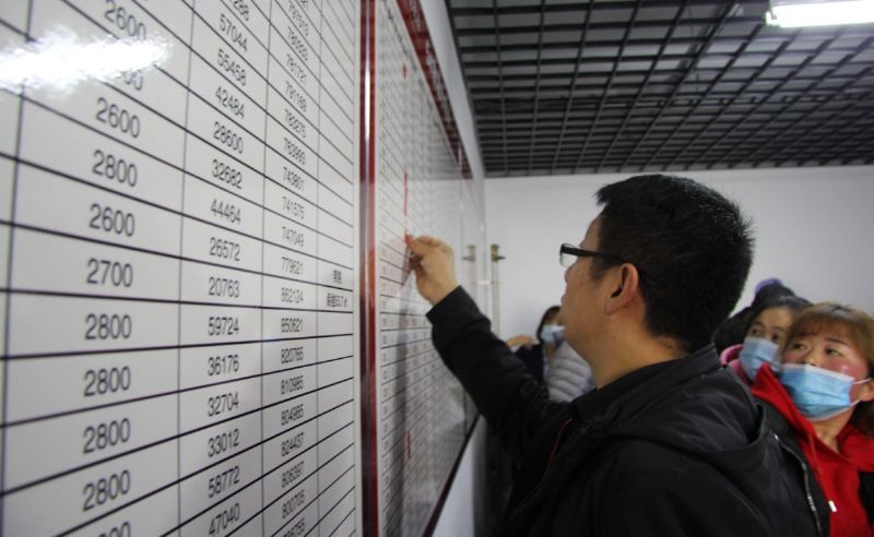 人山人海，瘋狂搶購(gòu)丨直擊龍港·育德園開盤火爆現(xiàn)場(chǎng)！