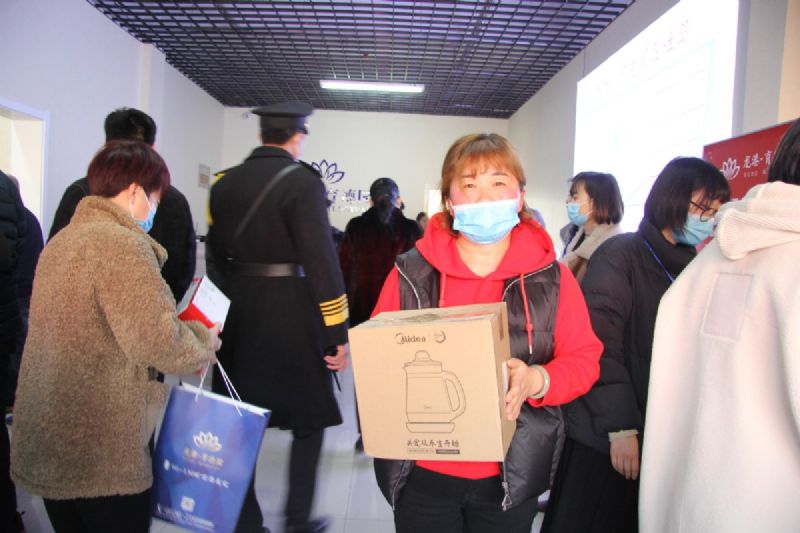 人山人海，瘋狂搶購(gòu)丨直擊龍港·育德園開盤火爆現(xiàn)場(chǎng)！